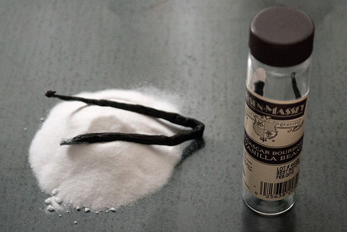 Let's make Vanilla Sugar (Vanillezucker) | The Kitchen Maus