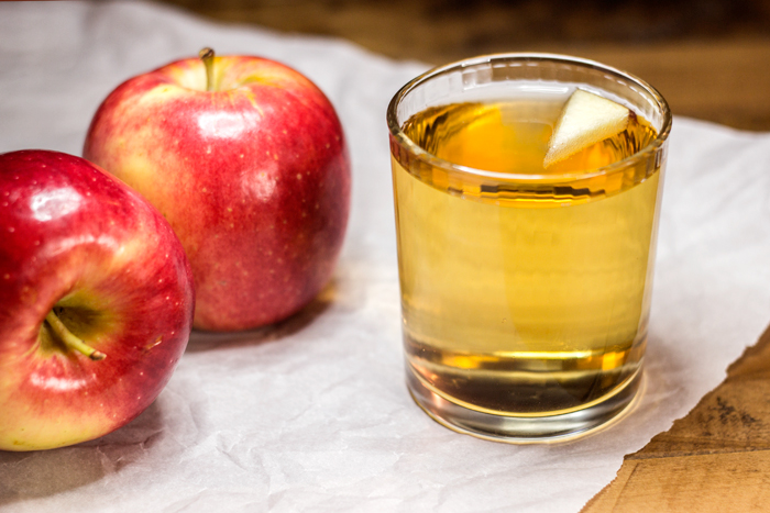 Apple Spritzer (Apfelschorle) | The Kitchen Maus