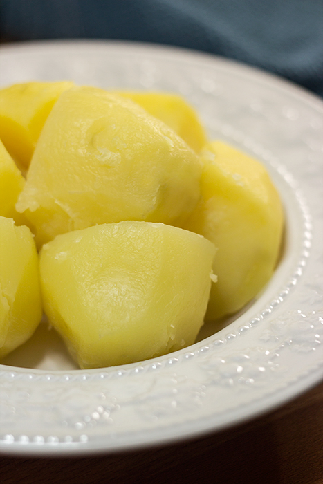 Boiled Potatoes (Salzkartfoffeln) - The Kitchen Maus