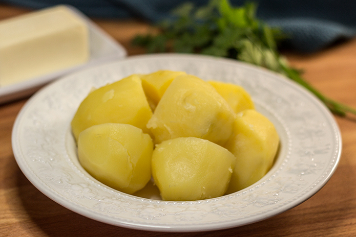 Boiled Potatoes (Salzkartfoffeln) - The Kitchen Maus