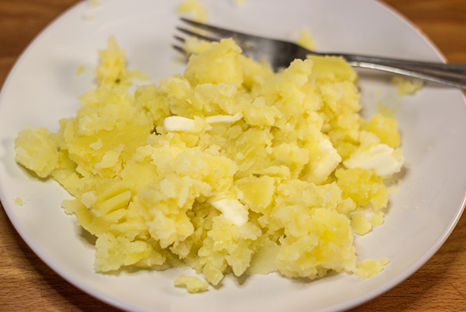 Boiled Potatoes (Salzkartfoffeln) - The Kitchen Maus