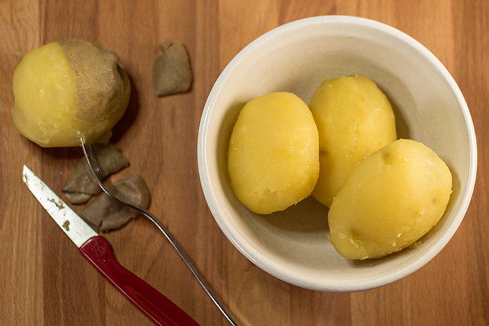 German Boiled Potatoes (Pellkartfoffeln) - The Kitchen Maus