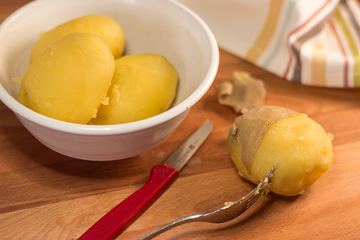 German Boiled Potatoes (Pellkartfoffeln) - The Kitchen Maus