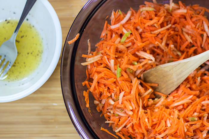 Carrot Apple Salad (Karotten-Apfelsalat) - The Kitchen Maus