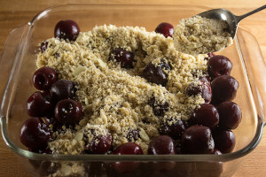 Cherry Amaretto Crumble | The Kitchen Maus