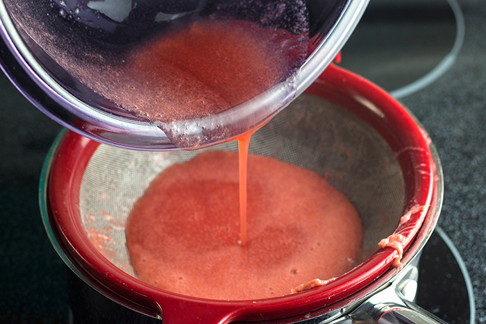 Strawberry Rhubarb Spritzer (Erdbeer-Rharbarberschorle) | The Kitchen Maus