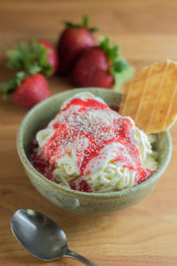 paghetti Ice Cream (Spaghettieis) | The Kitchen Maus