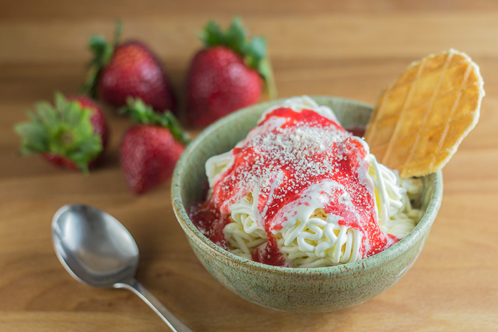 Spaghetti Ice Cream (Spaghettieis) • The Kitchen Maus