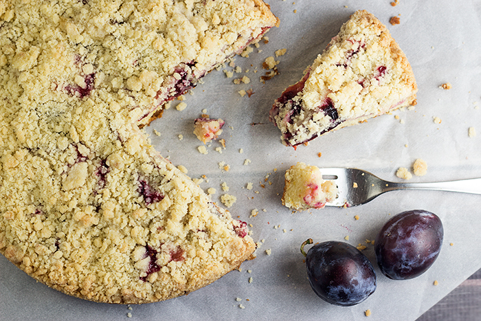 Quick Plum Streusel Cake (Pflaumenkuchen) by the Kitchen Maus