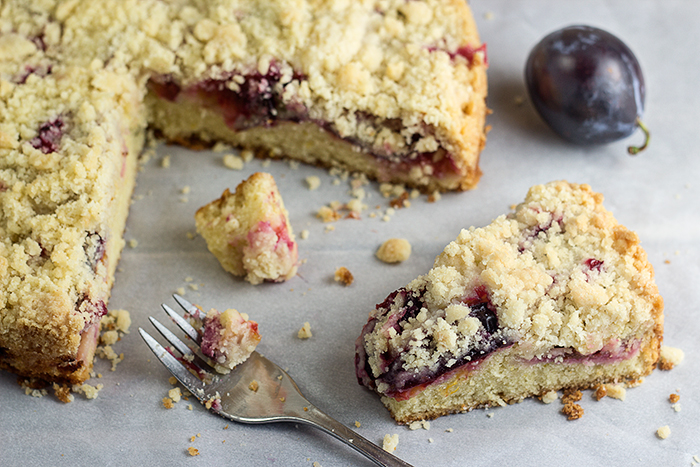 Quick Plum Streusel Cake (Pflaumenkuchen) by the Kitchen Maus