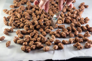 Gingerbread Candied Almonds (Gebrannte Mandeln) by the Kitchen Maus