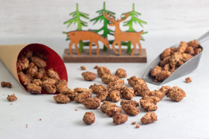 Gingerbread Candied Almonds (Gebrannte Mandeln) by the Kitchen Maus