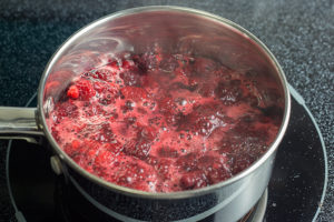 Hot Raspberry Sauce (Heiße Himbeeren) by the Kitchen Maus