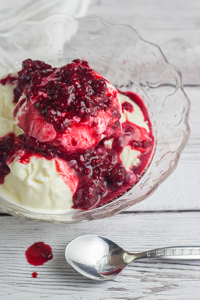 Hot Raspberry Sauce (Heiße Himbeeren) by the Kitchen Maus